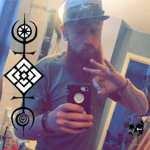 Meet your Posher, Levi